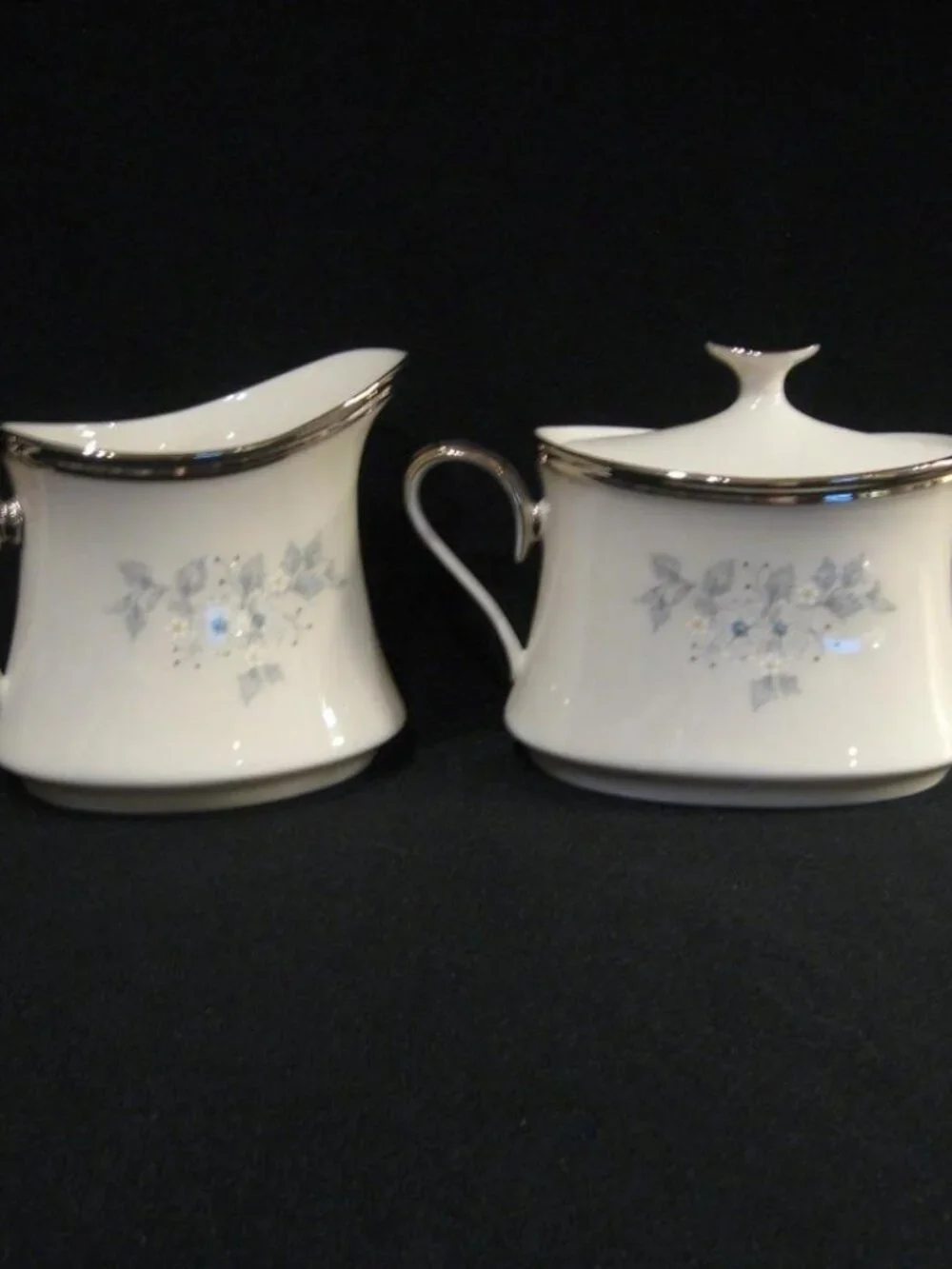 LENOX WINDSONG CREAMER AND SUGAR BOWL WITH LID